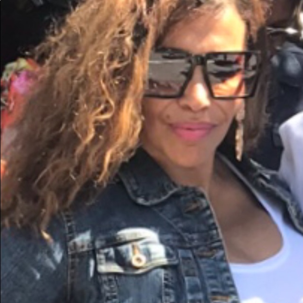 Meet your Posher, Angela